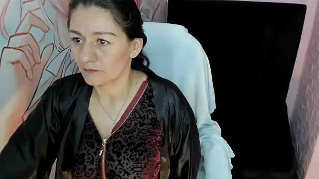 Snapshot of AllysonMilf69 chatting on 10-18-25, 02:18 AllysonMilf69 online show from 10-18-25, 02:18