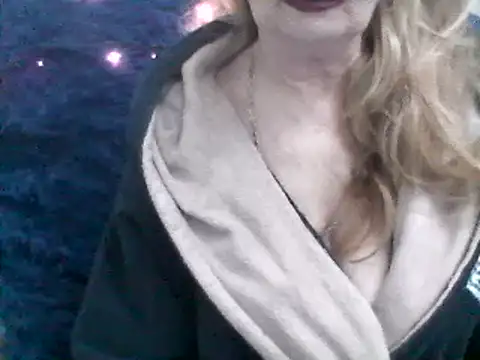 CarlyTreat online show from 01-27-25, 03:18
