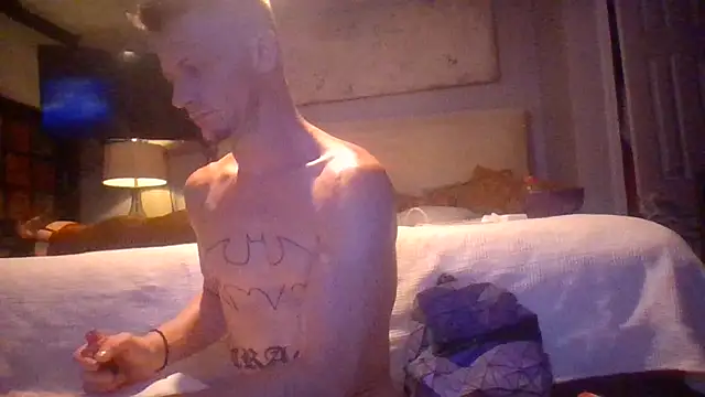 Snapshot of trash4cash chatting on 07-19-26, 02:54 trash4cash online show from 07-19-26, 02:54