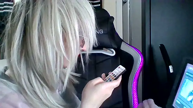 Snapshot of YandereDemon chatting on 12-29-24, 12:20 YandereDemon online show from 12-29-24, 12:20