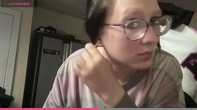 Snapshot of YandereDemon chatting on 10-07-25, 06:16 YandereDemon online show from 10-07-25, 06:16