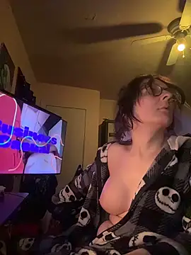 Snapshot of YandereDemon chatting on 11-21-25, 12:54 YandereDemon online show from 11-21-25, 12:54