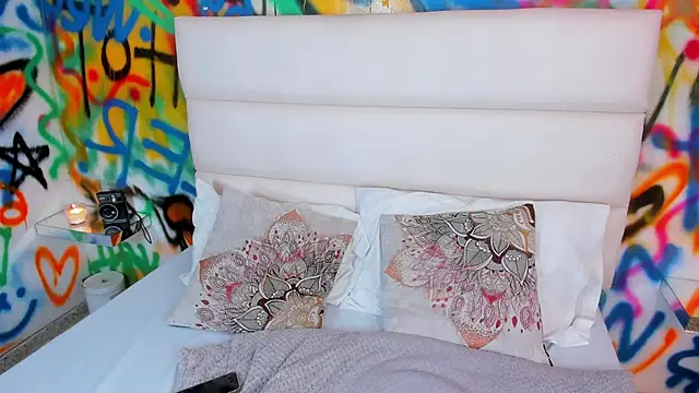 Liana Bernocchi online show from 12-20-25, 08:27