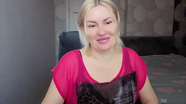 Snapshot of natusik chatting on 06-14-26, 01:58 natusik online show from 06-14-26, 01:58