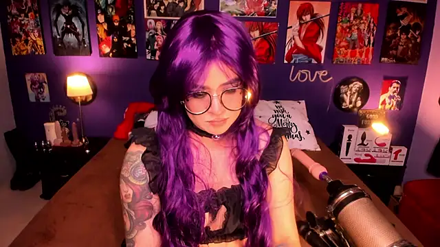 Snapshot of anne_cross chatting on 12-17-24, 04:34 anne cross online show from 12-17-24, 04:34