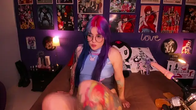 Snapshot of anne_cross chatting on 01-06-25, 10:37 anne cross online show from 01-06-25, 10:37