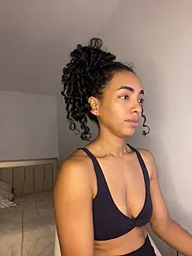 Snapshot of nicoleebony1 chatting on 06-27-26, 04:34 nicoleebony1 online show from 06-27-26, 04:34