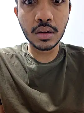 Snapshot of alesssterling chatting on 11-14-25, 08:13 alesssterling online show from 11-14-25, 08:13