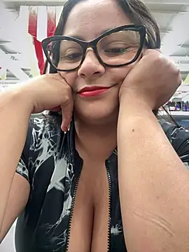 Snapshot of Sol_biglips chatting on 01-29-25, 01:28 Sol biglips online show from 01-29-25, 01:28