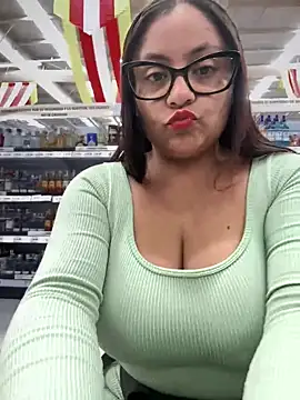 Snapshot of Sol_biglips chatting on 01-30-25, 01:10 Sol biglips online show from 01-30-25, 01:10