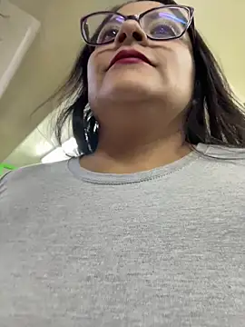 Snapshot of Sol_biglips chatting on 07-01-26, 01:18 Sol biglips online show from 07-01-26, 01:18