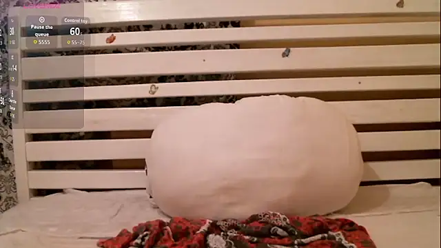 Snapshot of black_sexy_queen chatting on 10-21-25, 10:32 black sexy queen online show from 10-21-25, 10:32