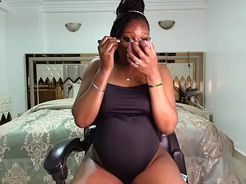 ebony shilly3 online show from 11-18-25, 11:37