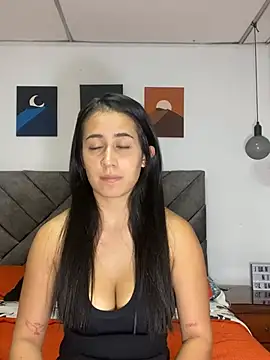 AnithaFigueroa1 online show from 12-17-24, 10:22