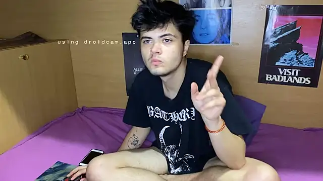 Snapshot of mystrauud chatting on 10-10-25, 05:12 mystrauud online show from 10-10-25, 05:12