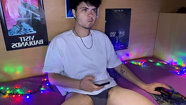 Snapshot of mystrauud chatting on 10-13-25, 03:34 mystrauud online show from 10-13-25, 03:34