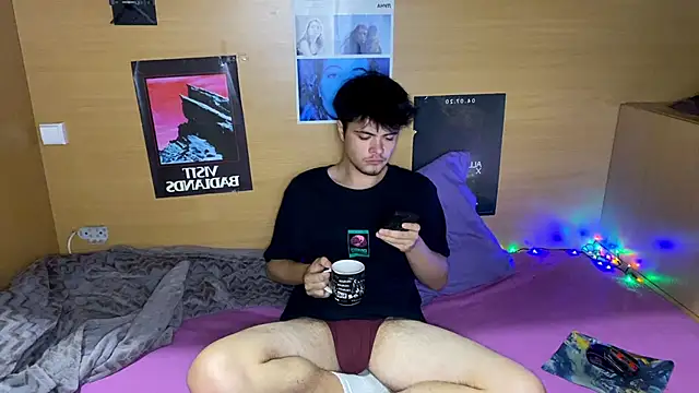 Snapshot of mystrauud chatting on 10-19-25, 07:58 mystrauud online show from 10-19-25, 07:58