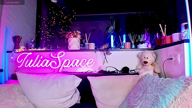  JuliaSpace  online show from 12-14-24, 07:03