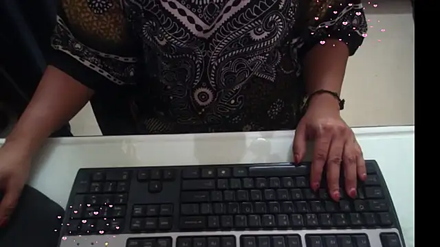 Arushisingh8888 online show from 04-17-26, 11:46