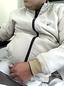 Snapshot of Hot-man39 chatting on 12-15-24, 07:57 Hot-man39 online show from 12-15-24, 07:57