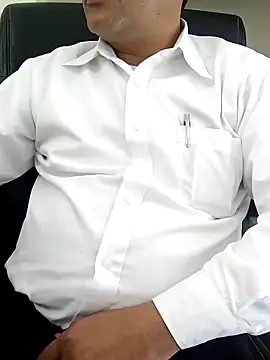 Snapshot of Hot-man39 chatting on 12-21-24, 08:28 Hot-man39 online show from 12-21-24, 08:28