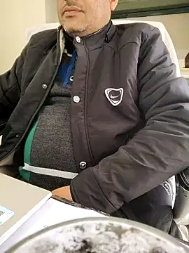 Snapshot of Hot-man39 chatting on 12-31-24, 06:48 Hot-man39 online show from 12-31-24, 06:48