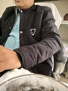 Snapshot of Hot-man39 chatting on 01-01-25, 05:54 Hot-man39 online show from 01-01-25, 05:54