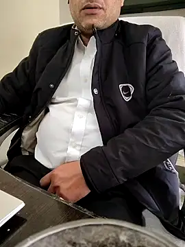 Snapshot of Hot-man39 chatting on 01-03-25, 08:21 Hot-man39 online show from 01-03-25, 08:21