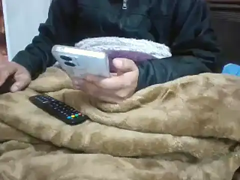 Snapshot of Hot-man39 chatting on 01-14-25, 07:17 Hot-man39 online show from 01-14-25, 07:17