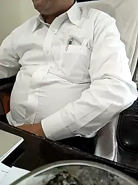 Snapshot of Hot-man39 chatting on 01-18-25, 11:43 Hot-man39 online show from 01-18-25, 11:43