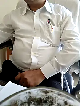 Snapshot of Hot-man39 chatting on 02-06-25, 05:25 Hot-man39 online show from 02-06-25, 05:25