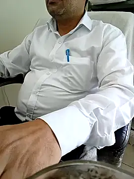 Snapshot of Hot-man39 chatting on 02-18-25, 06:26 Hot-man39 online show from 02-18-25, 06:26