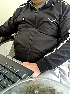 Snapshot of Hot-man39 chatting on 02-22-25, 06:28 Hot-man39 online show from 02-22-25, 06:28