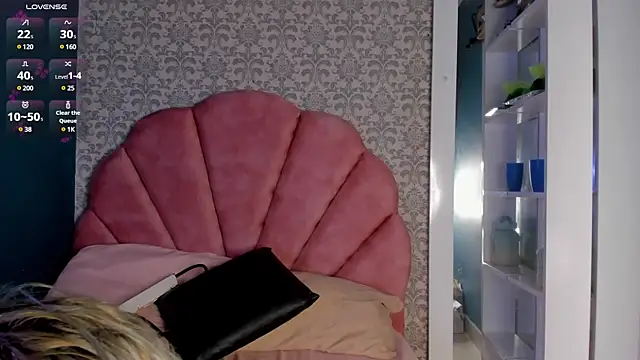 Snapshot of Samantha_cp_ chatting on 03-14-25, 12:18 Samantha cp online show from 03-14-25, 12:18