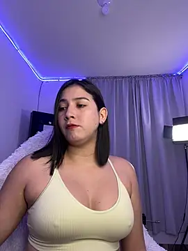 Snapshot of BellaNaye_ chatting on 02-27-25, 11:04 BellaNaye online show from 02-27-25, 11:04