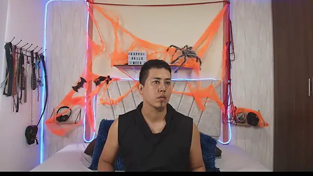 Liana Asaff online show from 10-14-25, 06:42