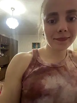 Snapshot of AlisaKissss chatting on 06-15-26, 06:21 AlisaKissss online show from 06-15-26, 06:21