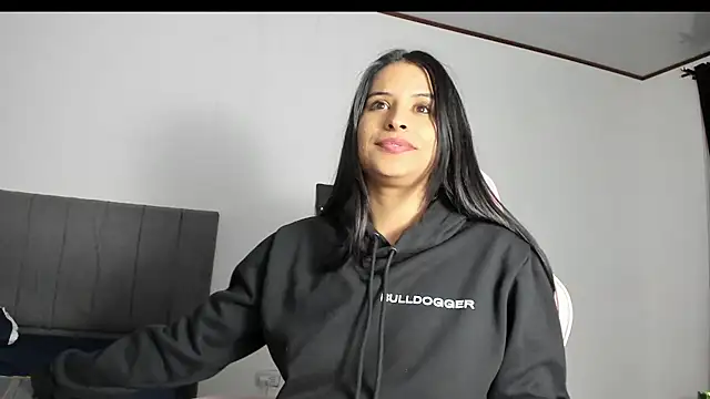 Snapshot of _elektrah chatting on 12-28-24, 11:26 elektrah online show from 12-28-24, 11:26