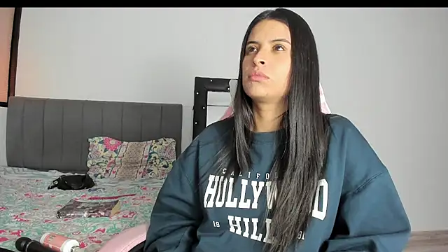 Snapshot of _elektrah chatting on 02-27-25, 10:53 elektrah online show from 02-27-25, 10:53