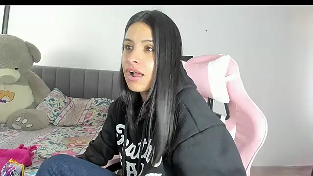 Snapshot of _elektrah chatting on 03-21-25, 08:18 elektrah online show from 03-21-25, 08:18