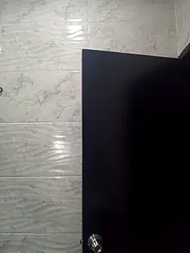 Snapshot of _elektrah chatting on 09-15-25, 05:40 elektrah online show from 09-15-25, 05:40