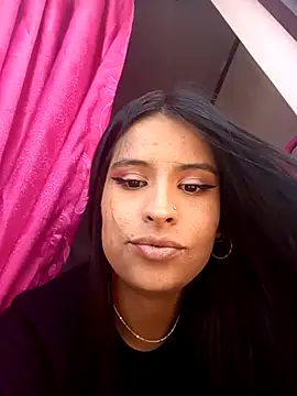 Snapshot of _elektrah chatting on 10-02-25, 07:10 elektrah online show from 10-02-25, 07:10