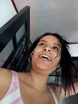 Snapshot of _elektrah chatting on 10-04-25, 11:14 elektrah online show from 10-04-25, 11:14