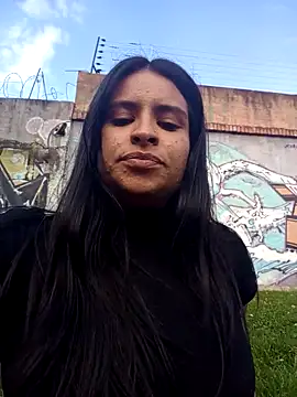 Snapshot of _elektrah chatting on 10-15-25, 08:42 elektrah online show from 10-15-25, 08:42