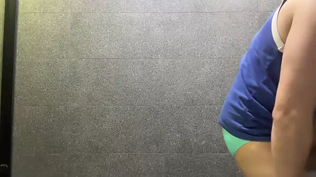 taka32204 online show from 12-14-25, 02:22