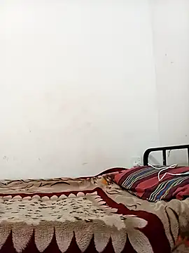 Snapshot of littlequeen77 chatting on 01-06-25, 01:19 littlequeen77 online show from 01-06-25, 01:19