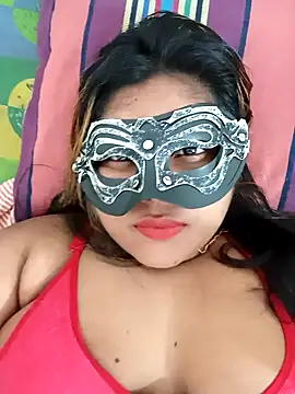 Snapshot of littlequeen77 chatting on 01-15-25, 01:52 littlequeen77 online show from 01-15-25, 01:52