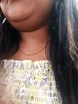 Snapshot of littlequeen77 chatting on 02-18-25, 10:38 littlequeen77 online show from 02-18-25, 10:38