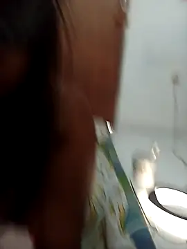 Snapshot of littlequeen77 chatting on 02-21-25, 09:13 littlequeen77 online show from 02-21-25, 09:13