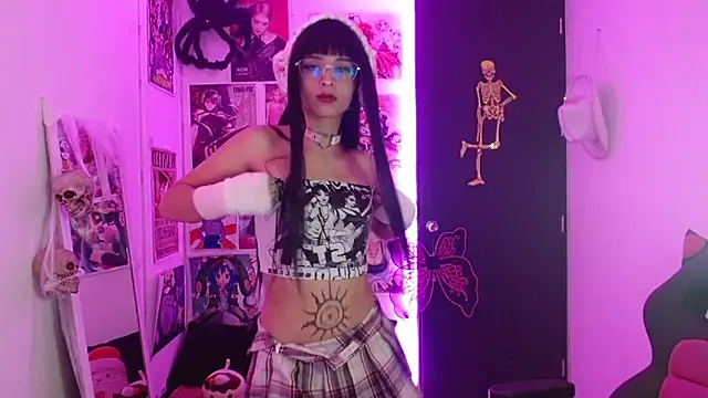 Kind Scarlett online show from 11-15-25, 02:31